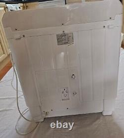 Medium sized washing machine, great quality, white colour, light weight