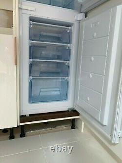 Wren Kitchen Units, washing machine, fridge/freezer, extractor hood & sink/taps