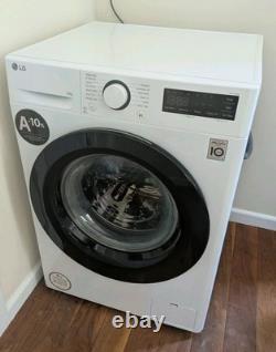Lave-linge LG 10 kg. Âgé de 9 mois. Garantie de 15 mois. Plan de soin de 2 ans.