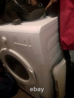 Lave-linge indépendant Beko WTL72051W. Coins arrondis.