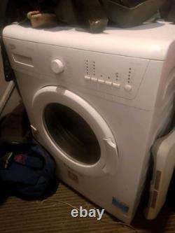 Lave-linge indépendant Beko WTL72051W. Coins arrondis.