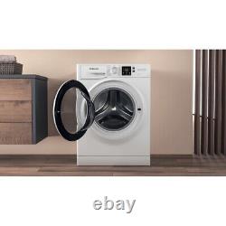 Machine à laver Hotpoint NSWM743UWUKN blanche 7kg 1400 tours/min sur pied