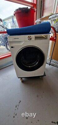 Machine à laver SAMSUNG AddWash + AutoDose WW90T684DLH/S1 avec WiFi, blanche
